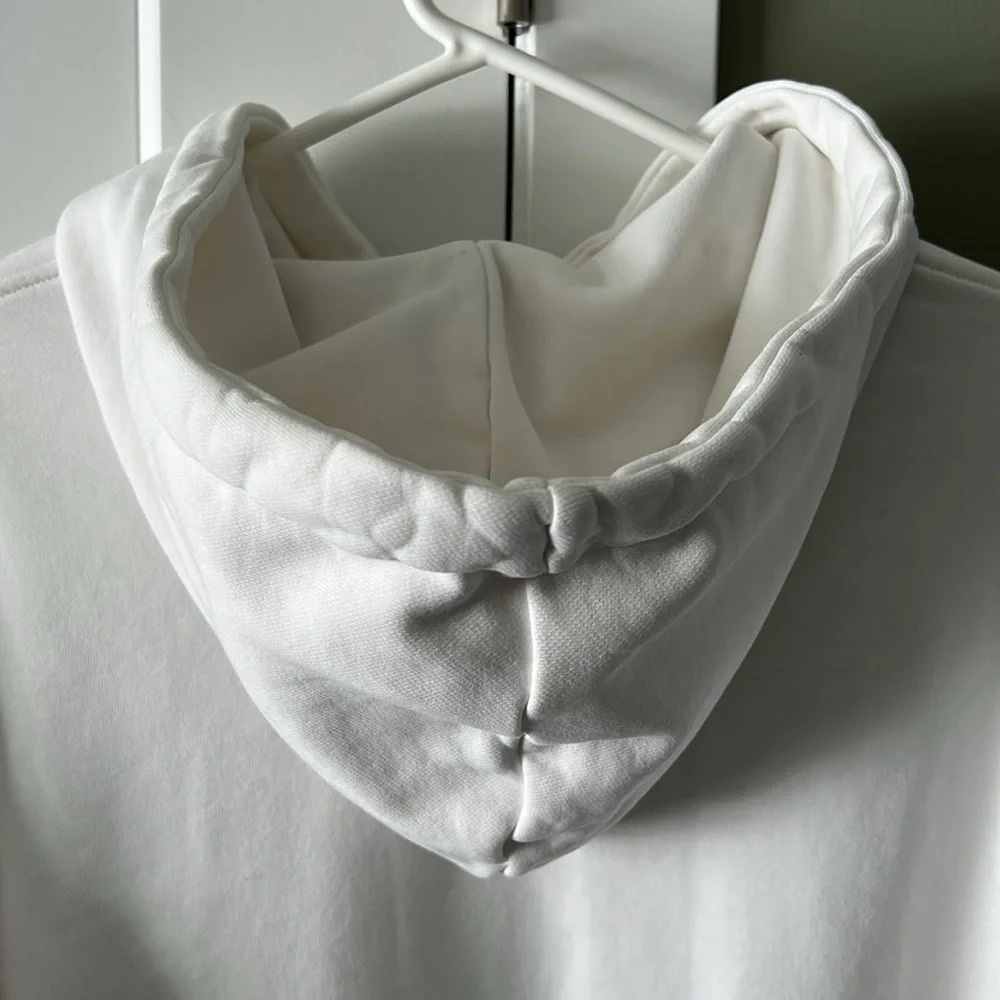 Moschino H&M Disney Collaboration Hoodie 2018 Release - Picture 14 of 17